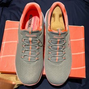 Skechers Memory Foam™ 8 1/2 wide Grey/Pink. Worn once. box not included.
